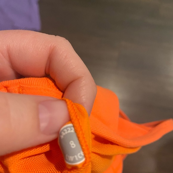 Lululemon - Picture 3 of 3